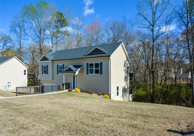 Photo 2 of Single family home for sale at 1816 Jessica Way, Winder, GA 30680 | MLS# 7735697 | Listing updated on 2026-09-09