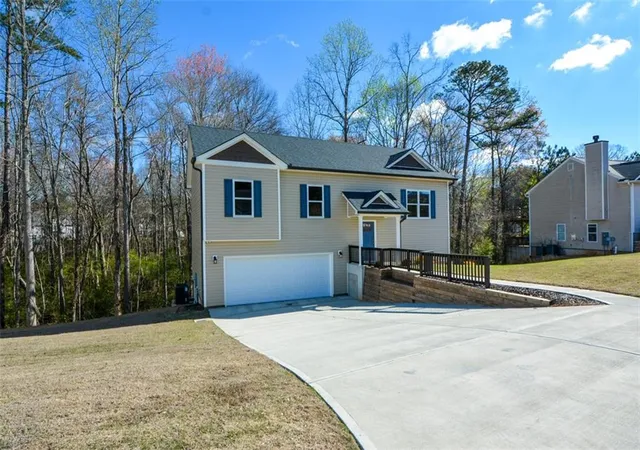 Photo 2 of Single family home for sale at 1816 Jessica Way, Winder, GA 30680 | MLS# 7735697 | Listing updated on 2026-09-09