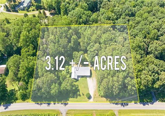 3rd image of 2710 Mud Creek Rd, Cornelia, GA 30531 | MLS# 7789312