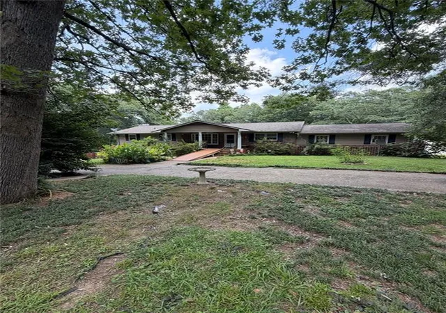 Homes for sale in Royston, GA | 329 Riverbend Dr Dr, Royston, GA 30662 | MLS# 7797398