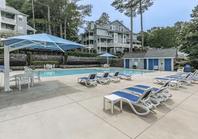 Homes for sale in Marietta, GA | 3960 Riverlook Parkway, Marietta, GA 30067 | Houzeo