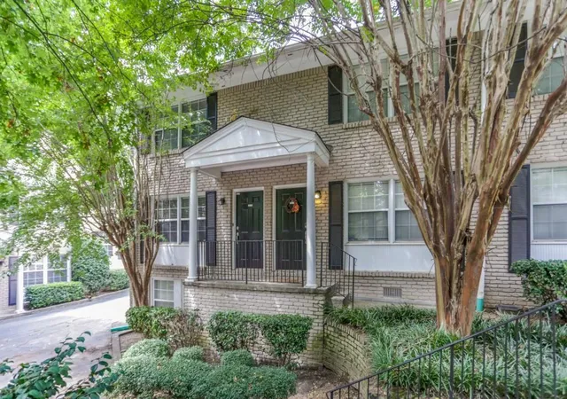 Townhouse at 2232 Dunseath Ave Nw #418, Atlanta, GA 30318 | MLS# 6606873 | | Sold on 2019-11-12