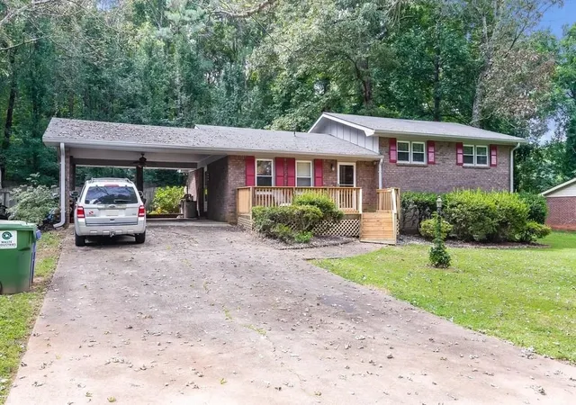 Single Family Residence at 6684 Redwood Dr, Douglasville, GA 30135 | MLS# 6064589 | | Sold on 2018-10-25