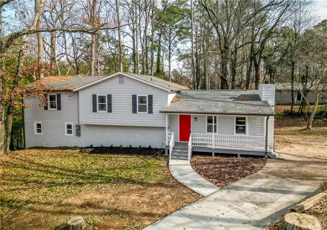 Single Family Residence at 5671 Tracy Dr Se, Mableton, GA 30126 | MLS# 7317291 | | Sold on 2024-01-31