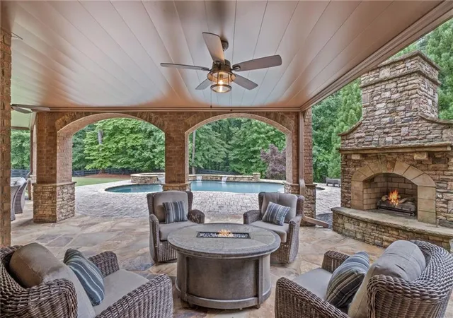 Photo 3 of Sale Pending at 16550 Quayside Dr, Alpharetta, GA 30004 | MLS# 7777019 | Listing updated on 2026-09-01