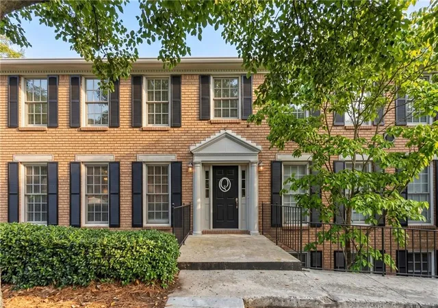Photo 11 of Condo for sale at 1101 Collier Rd Nw #Q2, Atlanta, GA 30318 | MLS# 7825267 | Listing updated on 2026-09-14