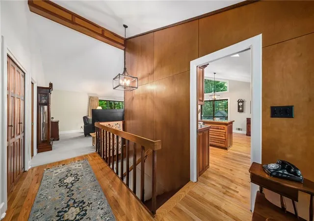 Photo 4 of Sale Pending at 910 Freemanwood Ln, Alpharetta, GA 30004 | MLS# 7817061 | Listing updated on 2026-09-17