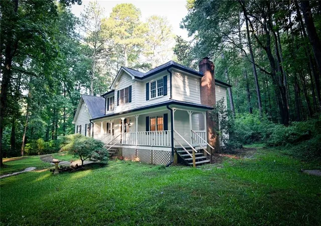 Photo 3 of Single family home for sale at 3545 Rock Fls Dr, Snellville, GA 30039 | MLS# 7804233 | Listing updated on 2026-09-16