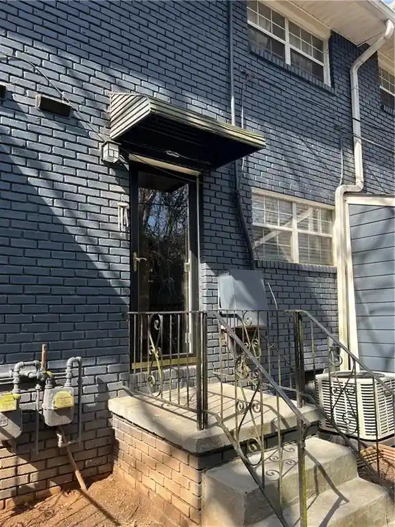 Listing Photo 2 - Condo for sale in 3153 Buford Hwy NE located at 3153 Buford Hwy NE, Brookhaven, GA 30329 - Unit 3153 Buford Hwy NE