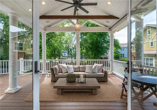 4th image of 1252 Atlantic Dr Nw, Atlanta, GA 30318 | MLS# 7755958