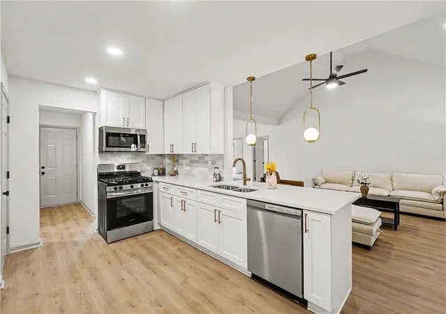Photo 3 of Sale Pending at 265 Lakeview Ln, Hiram, GA 30141 | MLS# 7796830 | Listing updated on 2026-09-19