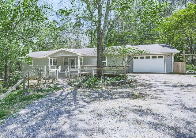 Photo 1 of Sale Pending at 424 Shamrock Dr, Dalton, GA 30721 | MLS# 7751098 | Listing updated on 2026-08-31