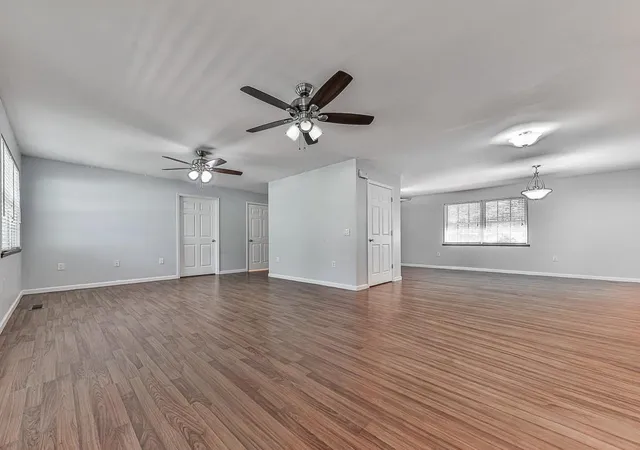 Photo 2 of Sale Pending at 424 Shamrock Dr, Dalton, GA 30721 | MLS# 7751098 | Listing updated on 2026-08-31
