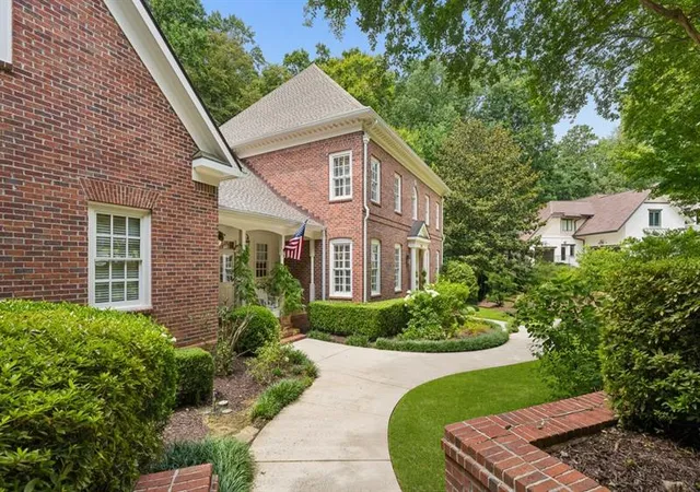 Photo 2 of Single family home for sale at 553 Bryn Mawr Ln Nw, Atlanta, GA 30327 | MLS# 7829004 | Listing updated on 2026-09-01