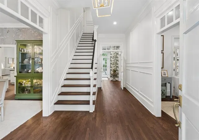 Photo 4 of Single family home for sale at 553 Bryn Mawr Ln Nw, Atlanta, GA 30327 | MLS# 7829004 | Listing updated on 2026-09-01
