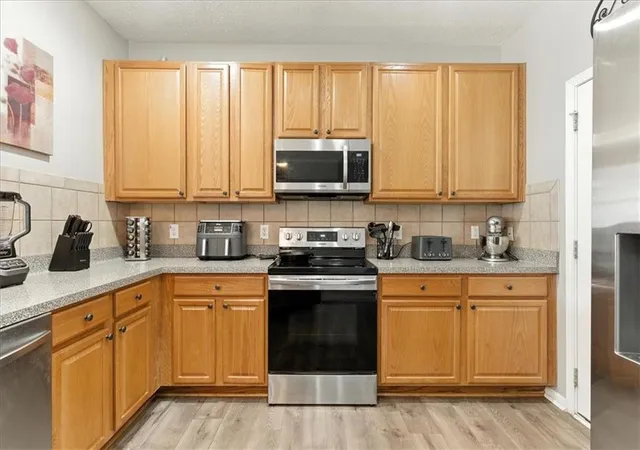 3rd image of 302 Oak Leaf Pl, Acworth, GA 30102 | MLS# 7816751