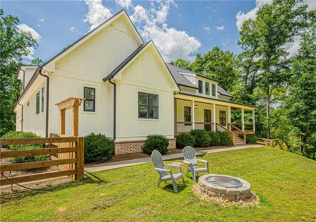 Photo 1 of Single family home for sale at 2051 Clay Crk Fls Rd, Dahlonega, GA 30533 | MLS# 7788555 | Listing updated on 2026-09-11