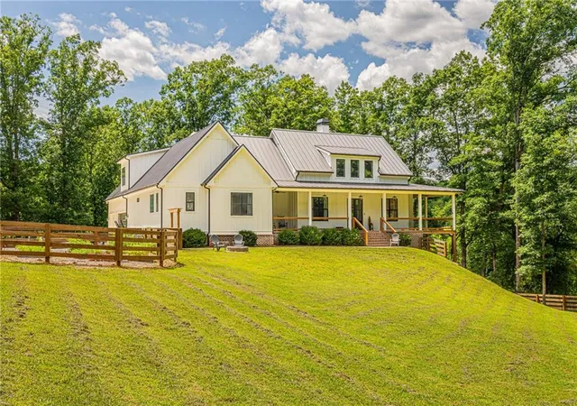 Photo 2 of Single family home for sale at 2051 Clay Crk Fls Rd, Dahlonega, GA 30533 | MLS# 7788555 | Listing updated on 2026-09-11