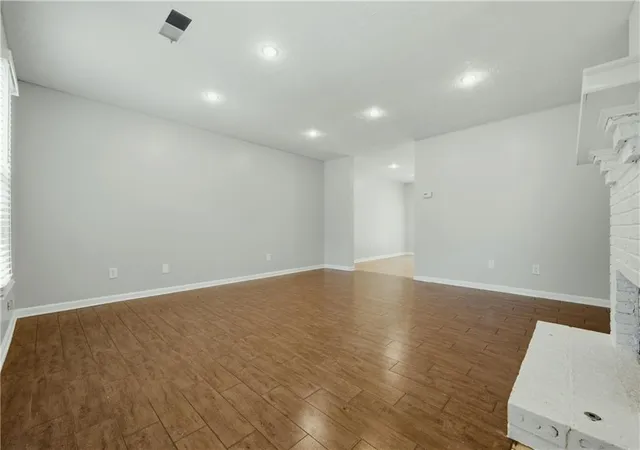 Photo 3 of Townhouse for sale at 260 Timber Crk Ln Sw, Marietta, GA 30060 | MLS# 7802199 | Listing updated on 2026-08-19