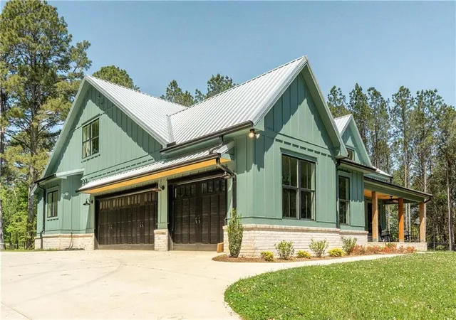 Photo 3 of Single family home for sale at 526 Brice Sta Rd, Silver Creek, GA 30173 | MLS# 7748031 | Listing updated on 2026-09-29