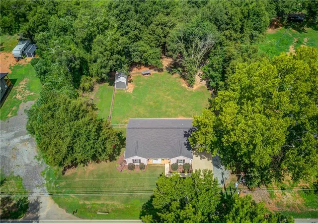2nd image of 418 Starrs Bridge Rd, Canon, GA 30520 | MLS# 7815379