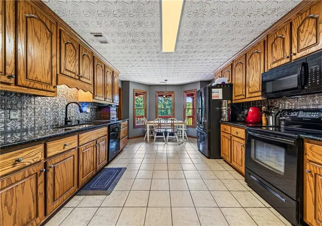 Photo 4 of Sale Pending at 1218 Duncan Rd, Oxford, GA 30054 | MLS# 7824979 | Listing updated on 2026-09-23