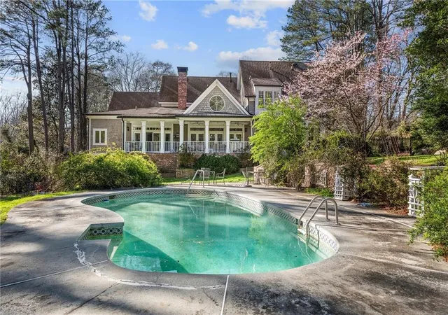 2nd image of 850 N Island Dr, Sandy Springs, GA 30327 | MLS# 7802949