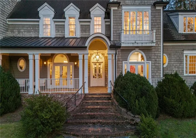 3rd image of 850 N Island Dr, Sandy Springs, GA 30327 | MLS# 7802949
