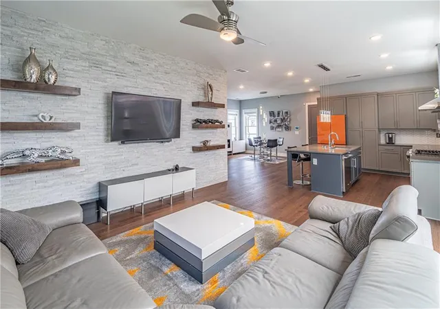 Photo 3 of Sale Pending at 42 Walthall St Ne #B, Atlanta, GA 30307 | MLS# 7817045 | Listing updated on 2026-09-12