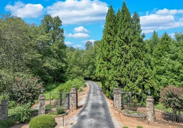 Photo 2 of Single family home for sale at 6303 Ben Parks Rd, Murrayville, GA 30564 | MLS# 7821058 | Listing updated on 2026-09-06