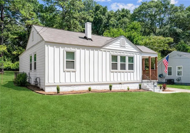 Photo 3 of Single family home for sale at 858 Linda Way, Forest Park, GA 30297 | MLS# 7809307 | Listing updated on 2026-09-16