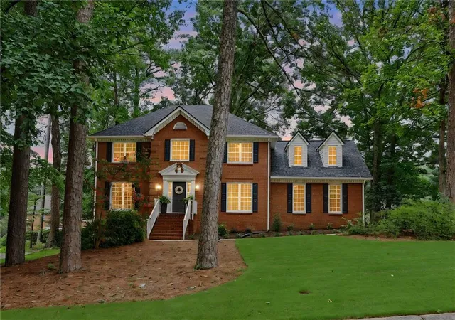 2nd image of 5250 Beech Forest Dr Sw, Lilburn, GA 30047 | MLS# 7812518