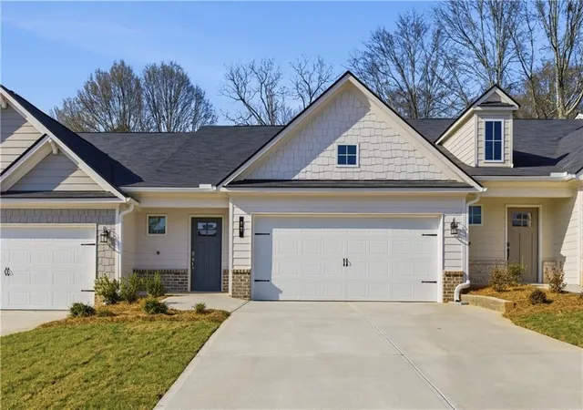 Photo 1 of Townhouse for sale at 32 Silver Leaf Ln #4, Dawsonville, GA 30534 | MLS# 7730110 | Listing updated on 2026-08-30
