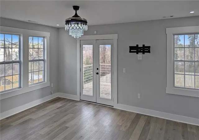 3rd image of 1576 Lakewood Ave Se, Atlanta, GA 30315 | MLS# 7734286