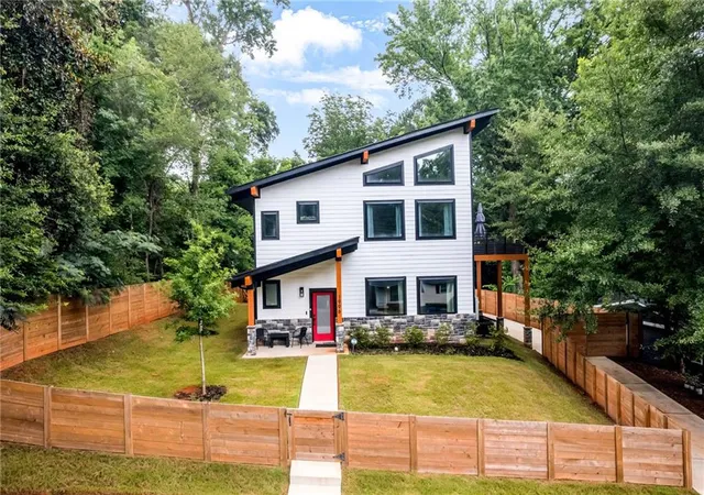 1st image of 1996 Phillips Dr Se, Atlanta, GA 30315 | MLS# 7798148