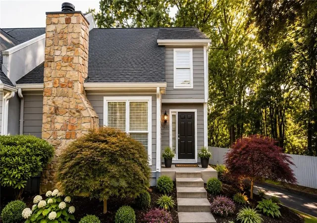 Photo 2 of Townhouse for sale at 1223 Defoor Ct Nw #5A, Atlanta, GA 30318 | MLS# 7827462 | Listing updated on 2026-08-28