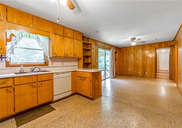 4th image of 3057 Thrasher Cir, Decatur, GA 30032 | MLS# 7801141