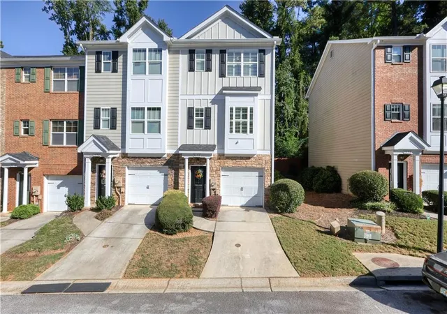 Photo 1 of Sale Pending at 3052 Lauren Parc Rd, Decatur, GA 30032 | MLS# 7850515 | Listing updated on 2026-10-26