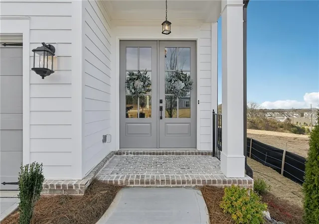 Photo 2 of Single family home for sale at 129 Herring Dr, Hoschton, GA 30548 | MLS# 7776073 | Listing updated on 2026-10-10