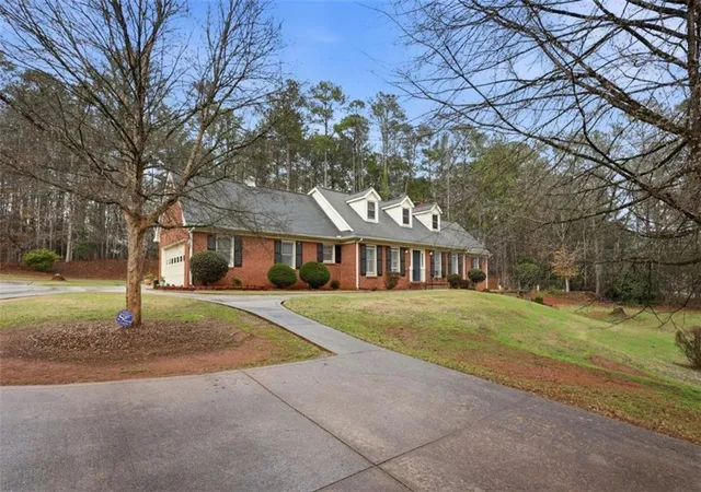 2nd image of 2077 Honey Creek Rd, Conyers, GA 30094 | MLS# 7733545