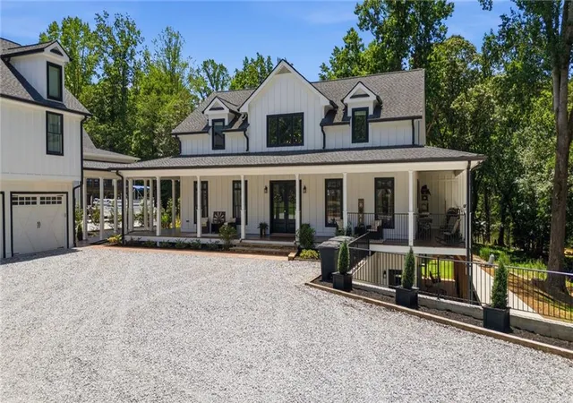 Photo 3 of Sale Pending at 420 Thompson Creek Park Rd, Dawsonville, GA 30534 | MLS# 7828939 | Listing updated on 2026-10-07