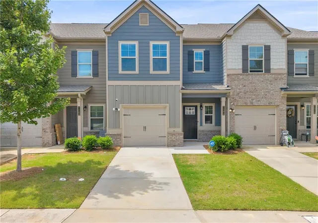 Townhouse for sale at 7106 Chara Ln SW, Atlanta, GA 30331 | MLS# 7787230