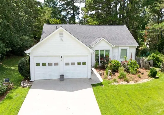 Photo 3 of Single family home for sale at 1215 Brookton Dr, Dacula, GA 30019 | MLS# 7815788 | Listing updated on 2026-09-01