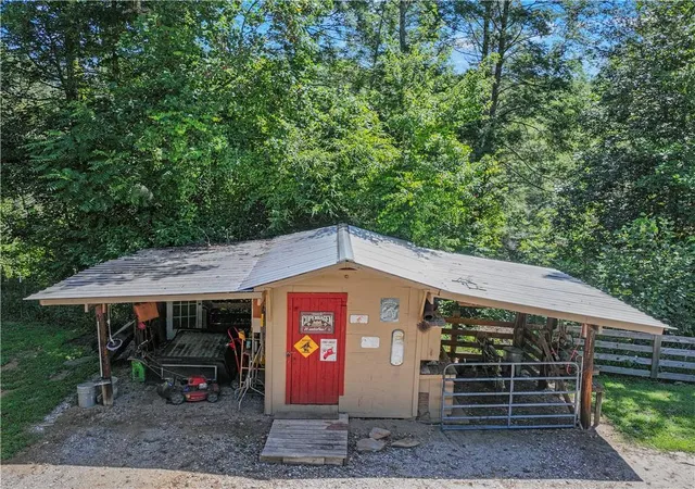 4th image of 5082 Hwy 197 N, Clarkesville, GA 30523 | MLS# 7808614