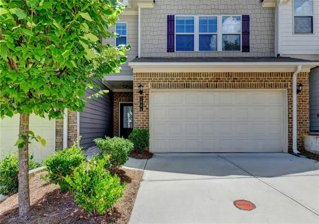 Photo 3 of Townhouse for sale at 1864 Shetley Crk Dr, Norcross, GA 30071 | MLS# 7807313 | Listing updated on 2026-08-26