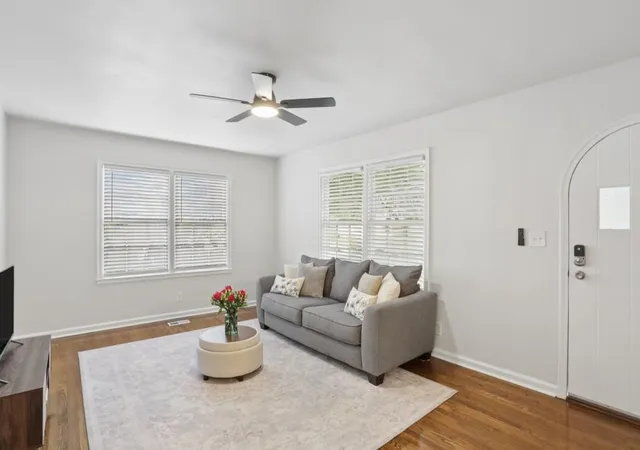 2nd image of 980 Brookdale Dr, East Point, GA 30344 | MLS# 7826460