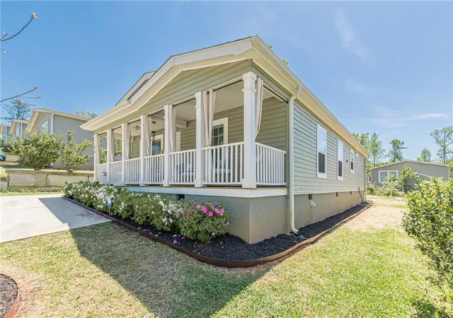 2nd image of 26 Hillandale St, Newnan, GA 30263 | MLS# 7761704