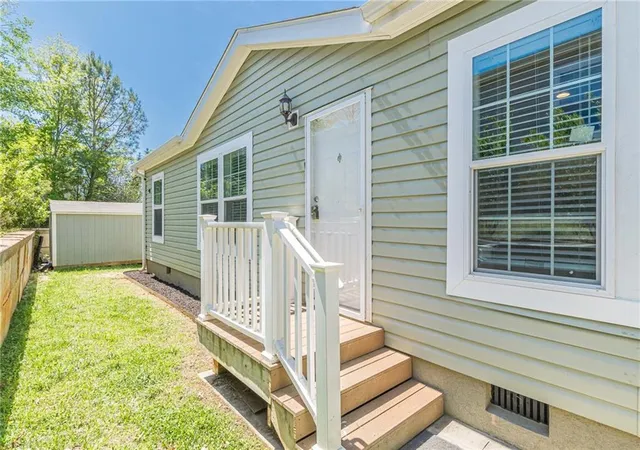 4th image of 26 Hillandale St, Newnan, GA 30263 | MLS# 7761704