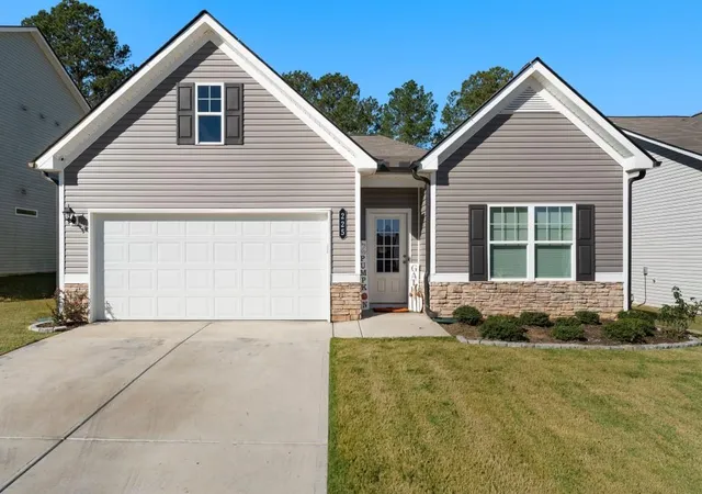1st image of 225 Sycamore Dr, Calhoun, GA 30701 | MLS# 7672327