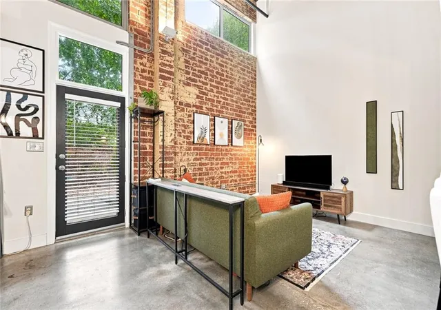 Listing Photo 4 - Condo for sale in building located at 195 Arizona Ave Ne, Atlanta, GA 30307 - Unit #138